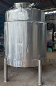 REATOR EM AO INOX SERPENTINADO MEIA CANA   2MIL Litros,COM MISTURADOR ALTA PRESSO